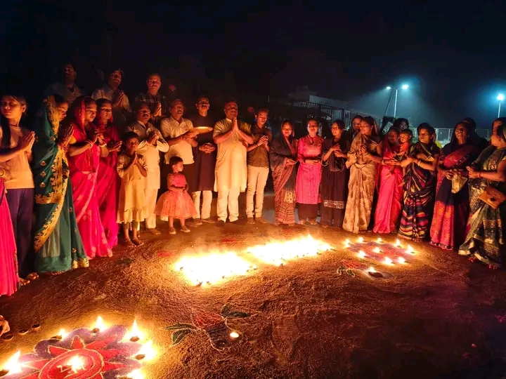 गंगा दशहरा पर माँ महामाया सरोवर में भव्य दीपदान एवं गंगा आरती आयोजित