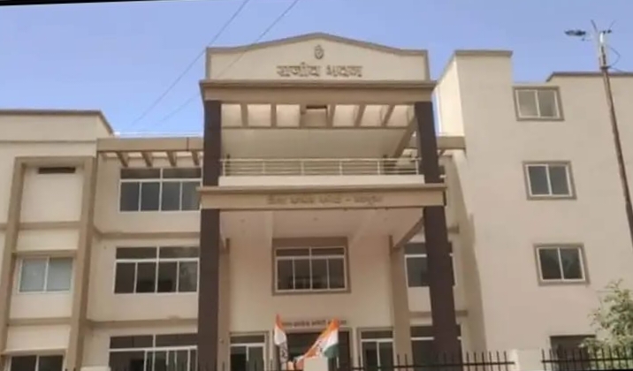 राजीव भवन में तीसरी चोरी : कांग्रेस कार्यालय में चोरों ने की तोड़फोड़, 1 लाख का नुकसान