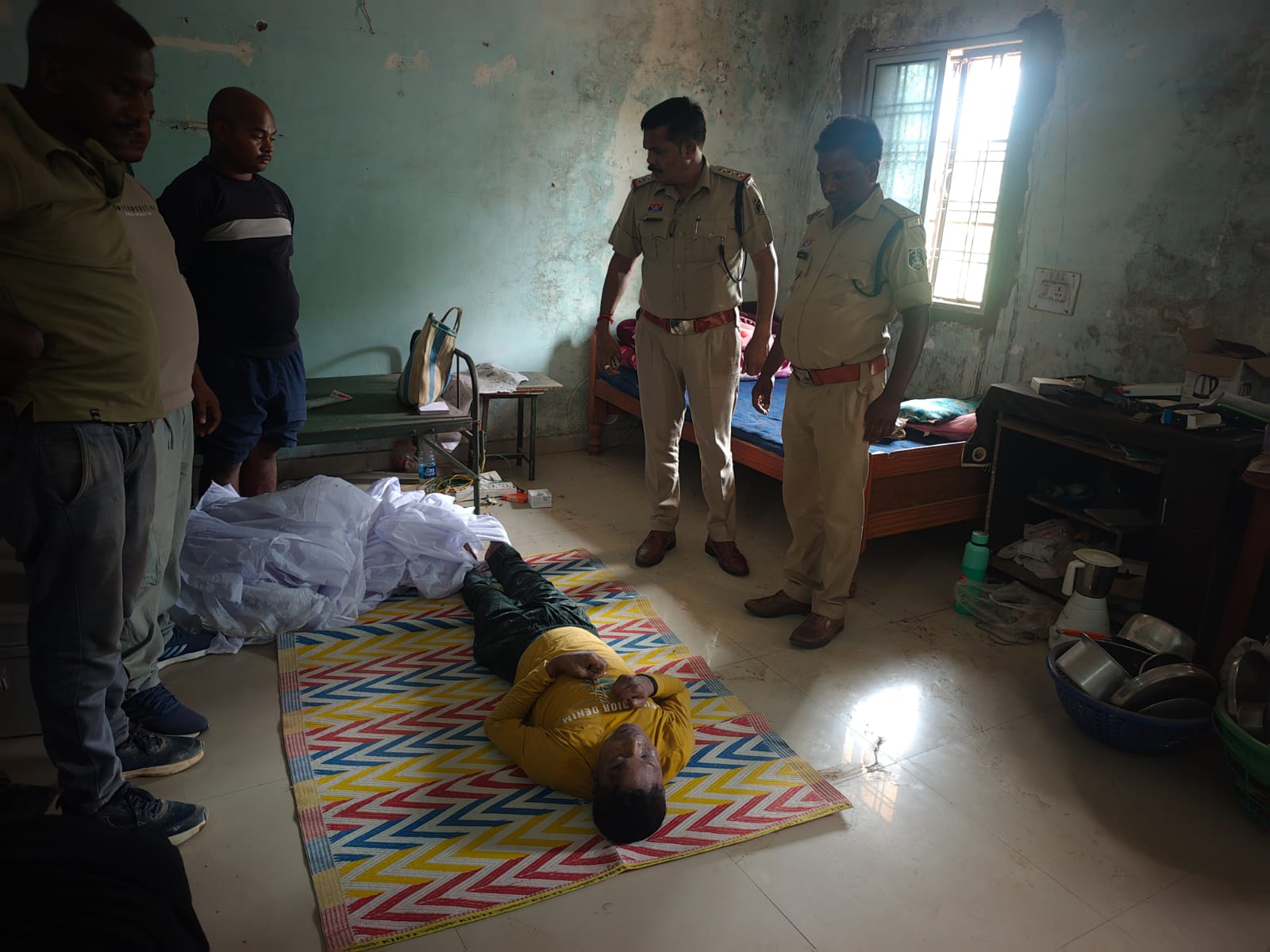 थाना राजपुर परिसर में पुलिस आरक्षक की संदिग्ध परिस्थितियों में मौत, पोस्टमार्टम रिपोर्ट का इंतजार