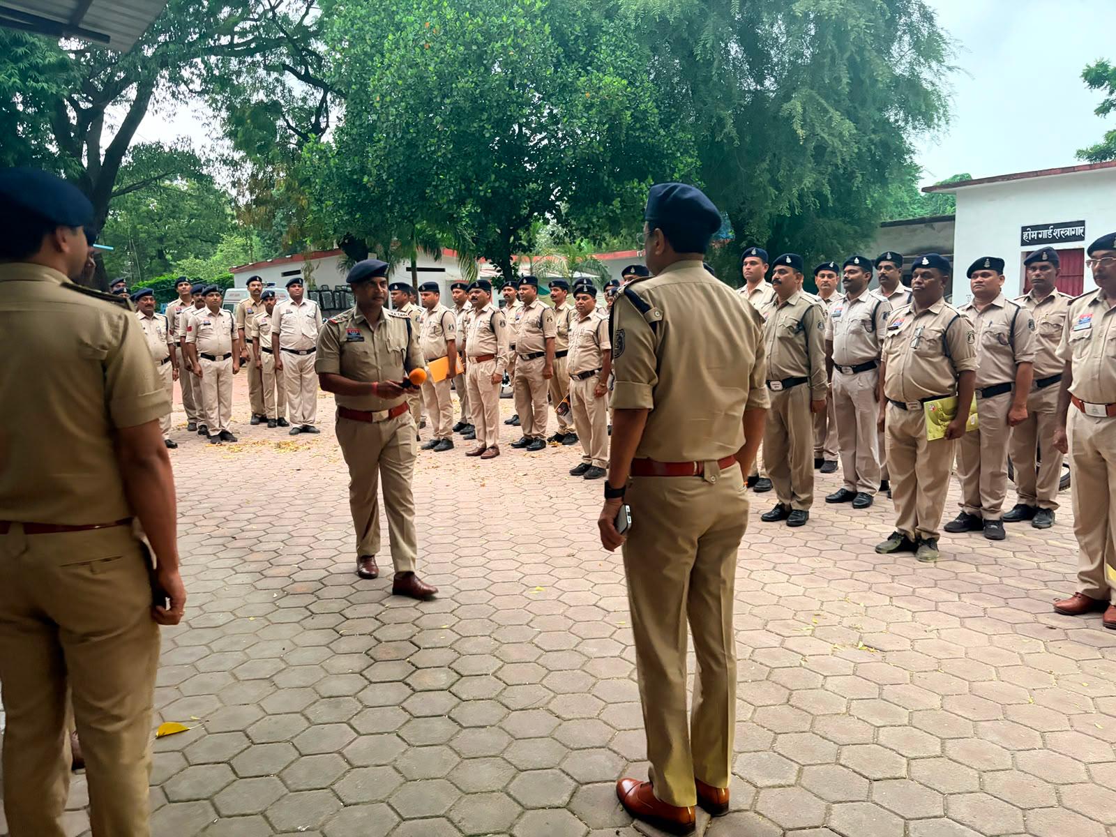 बीट प्रणाली में 48 मोटर साइकिल तैनात डीआईजी/ पुलिस अधीक्षक बिलासपुर द्वारा हरी झण्डी दिखाकर रवाना किया गया