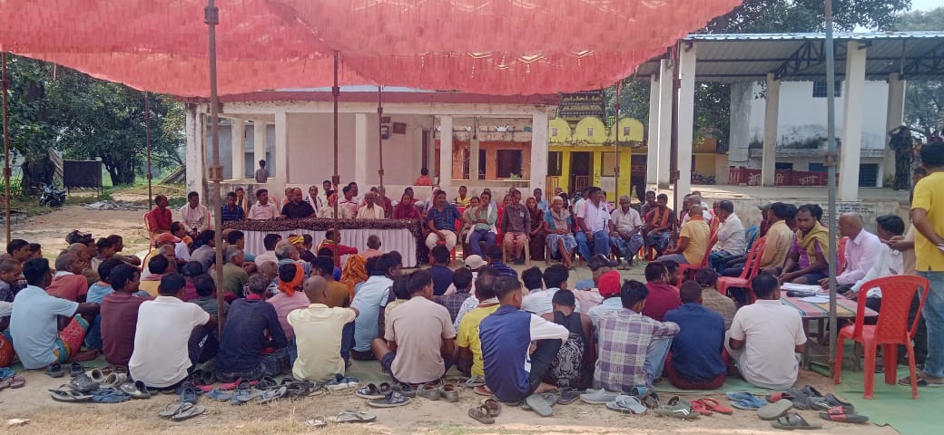 गांव में शराब की नो-एंट्री! बाहर से पीकर पहुंचे 16 लोगों पर पंचायत की कार्रवाई, ₹45 हजार जुर्माना वसूला