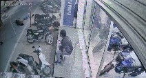 सड़क पर बाँधी रस्सी में फंसकर बाइक सवार युवक की मौत, सीसीटीवी फुटेज आया सामने